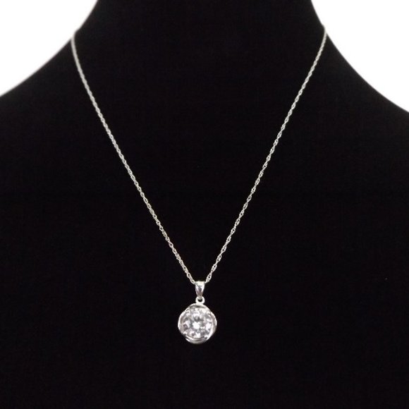 .925 Sterling Silver Crystal Solitaire Round Pendant Necklace - Picture 1 of 11